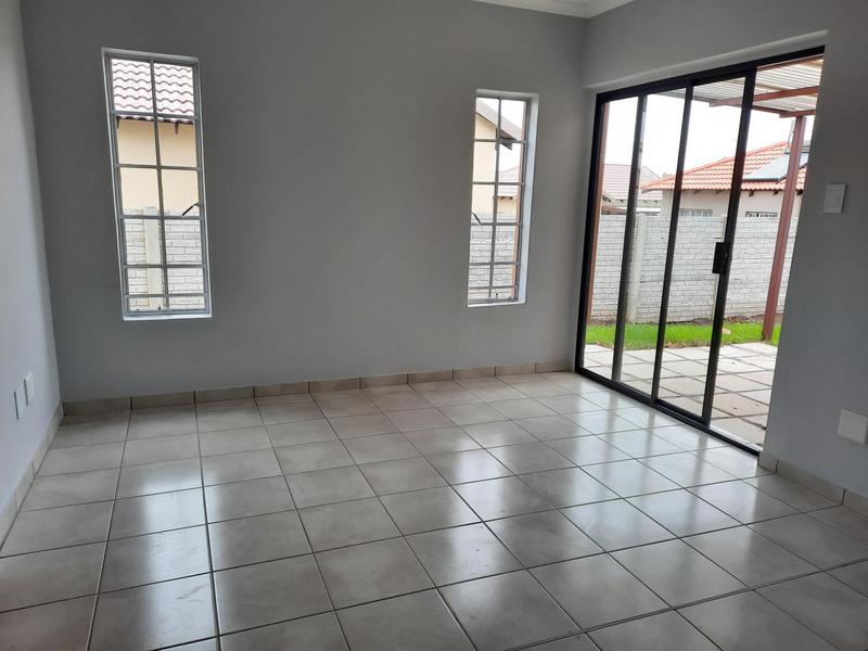 To Let 3 Bedroom Property for Rent in Waterkloof East North West